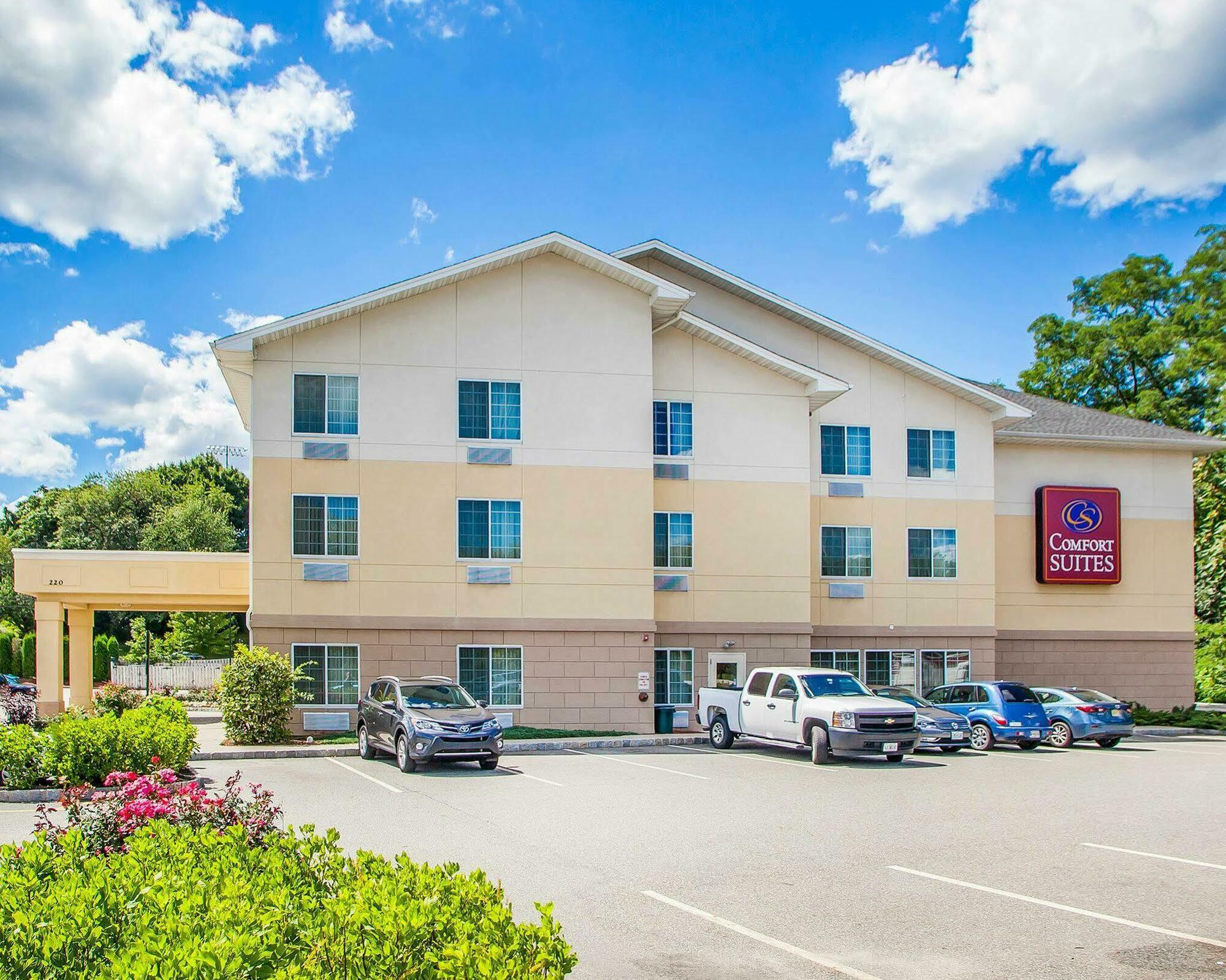 Tapa Hotel, Inn & Suites Mahwah Exterior foto